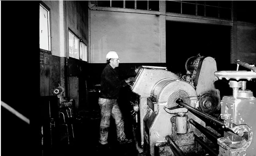 İlk Parlak Çelik Fabrikası